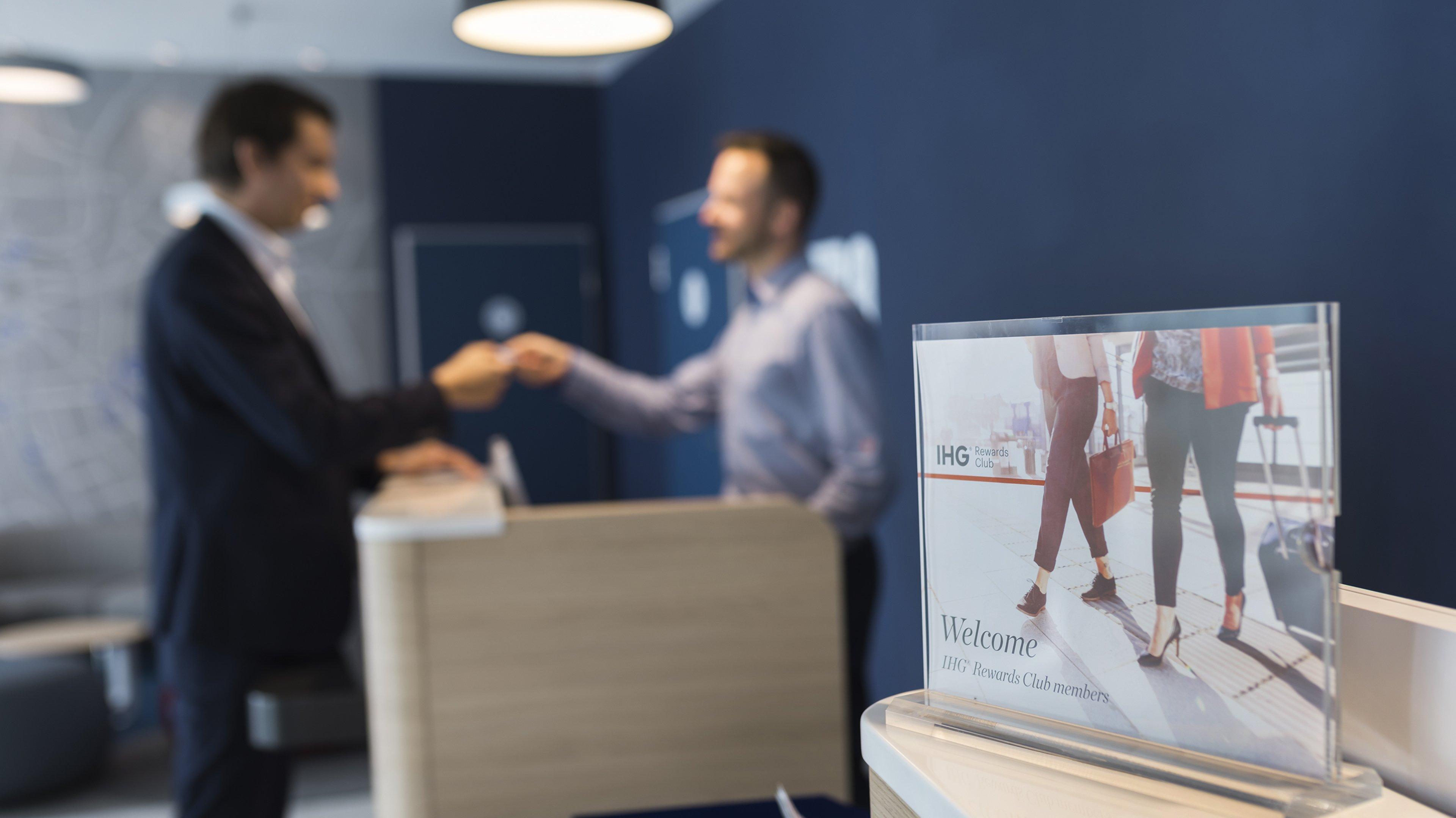 Holiday Inn Express - Wiesbaden By Ihg Exterior photo