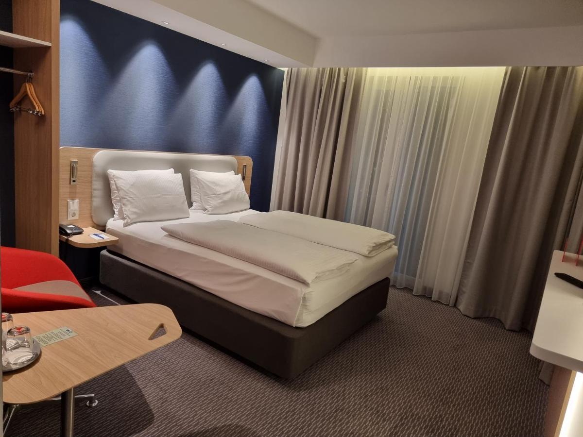 Holiday Inn Express - Wiesbaden By Ihg Exterior photo